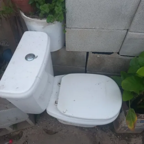 Vaso Sanitário Icasa com Caixa Acoplada e Assento - Completo