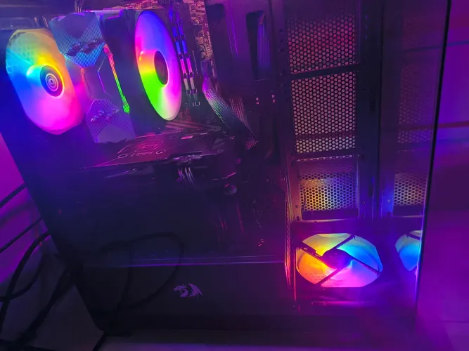 PC Gamer -Ryzen 7 5700X + RX 7600 8GB | 32GB Ram | B550 Pro
