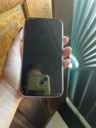 Vendo IPhone 11 usado