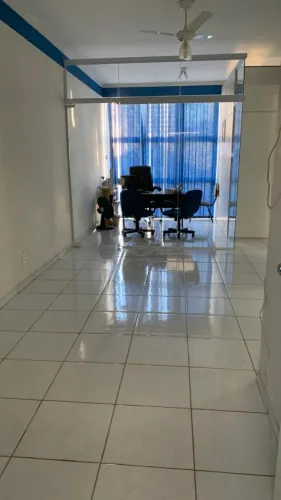 SALAS COMERCIAIS NO EDIFÍCIO CARAVELAS