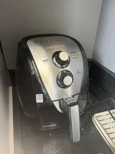 Fritadeira Sem Óleo Air Fryer 4L Mondial 1500W - AFN-40-BI