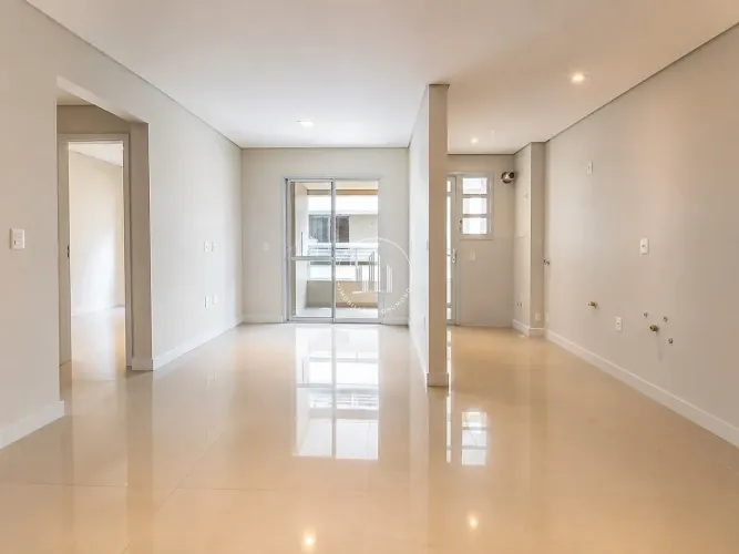 Apartamento 2 Quartos com 1 Suíte e 72m² - Barreiros - CEN