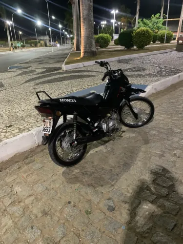 Moto toda conservada e revisada pneus novos pronta pra transferir