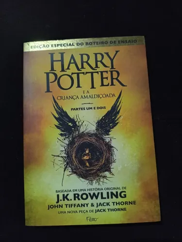 Livro Harry Potter e a Criança amaldiçoada