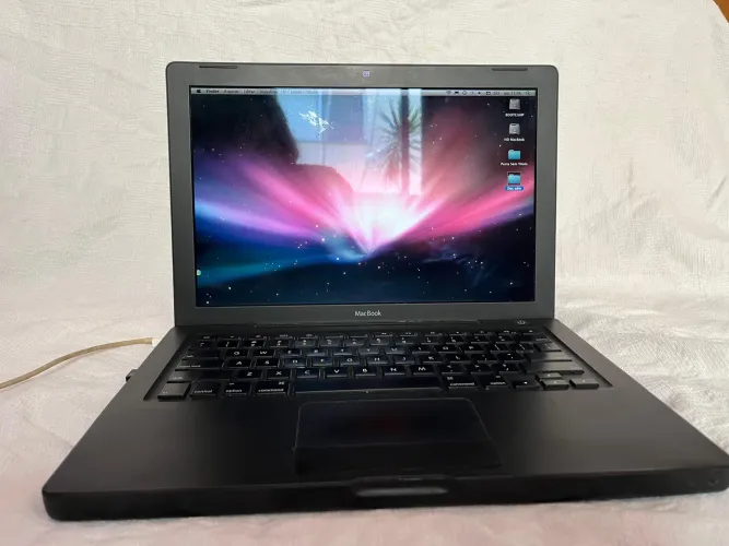 Macbook 2008 Black