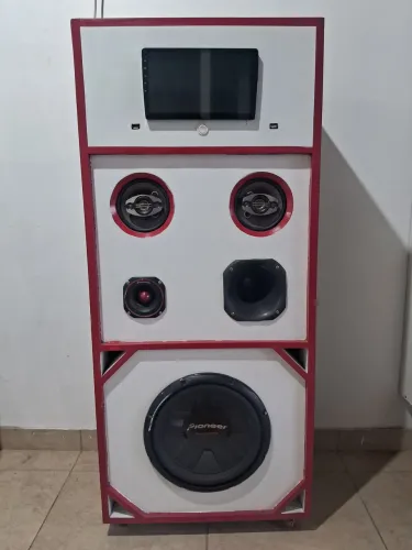 Caixa de som com multimidia 9"