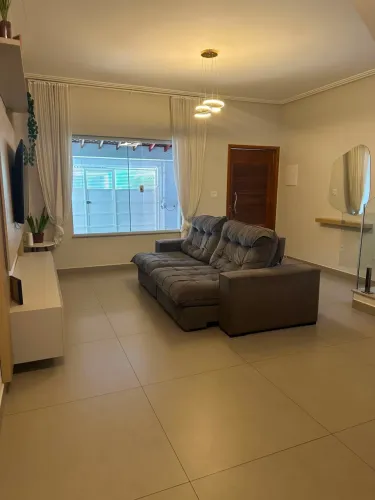 Casa Nova | 3 Quartos | 3 Banheiros | Planejados | Área Gourmet | Apenas 2 Anos de Uso