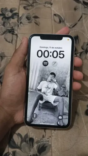 iPhone XR- Em ótimo estado