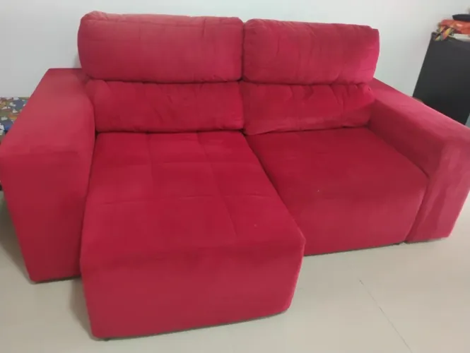 Vendo sofá retrátil e reclinável vermelho em bom estado  