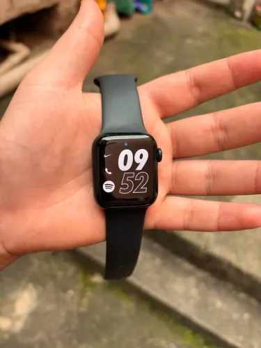 Apple Watch SE 2ª Geração - Funcionando Perfeitamente + Caixa e Carregador Originais
