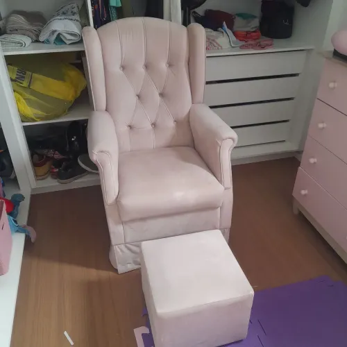 Poltrona de amamentação rosa