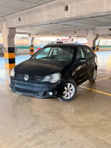 Volkswagen Polo Sedan 1.6 MI Total Flex 8V 4P 2013