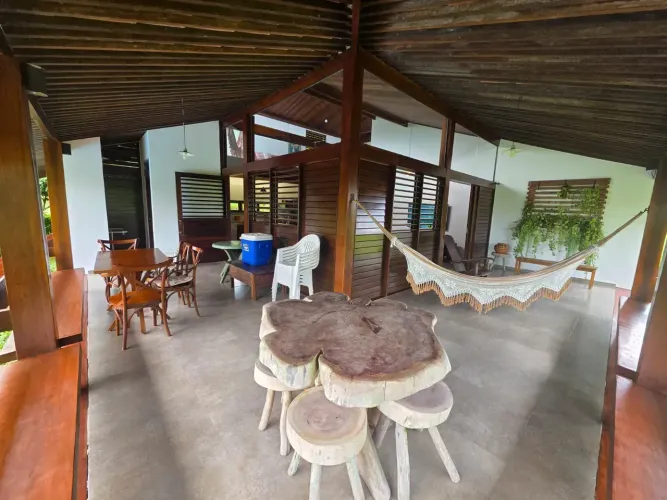 Casa à Venda no Condomínio Jardim Imperial, em Gravatá 1.130 m² de Terreno