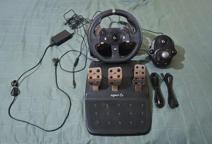 Combo volante G920 Xbox one/S/ Pc + câmbio shifter Logitech. Funcionando perfeitamente.