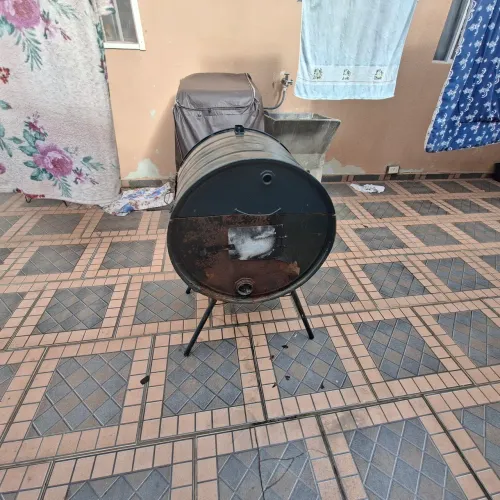 Churrasqueira latão