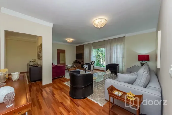 Imóvel na Deputado Joaquim Libânio com 2 dormitórios e 206m²