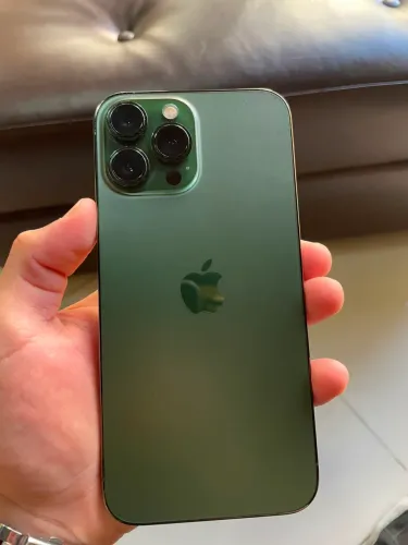 iPhone 13 Pro Max verde alpino seminovo