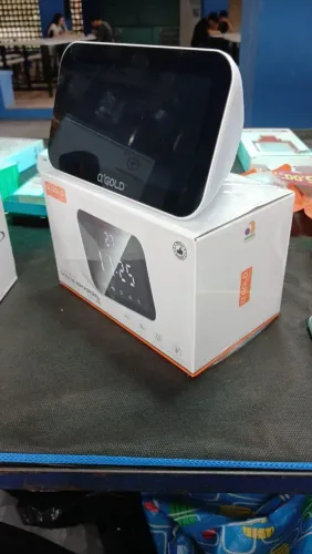 Caixa De Som branca Bluetooth 15W Rádio Relógio SM?55 Agold - Som Potente e Design Moderno