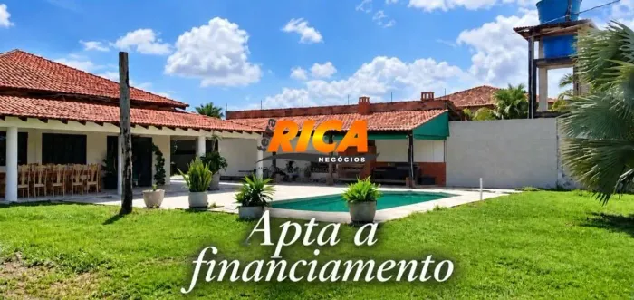 Oportunidade Imperdível: Casa Espaçosa com Piscina e Localização Privilegiada!