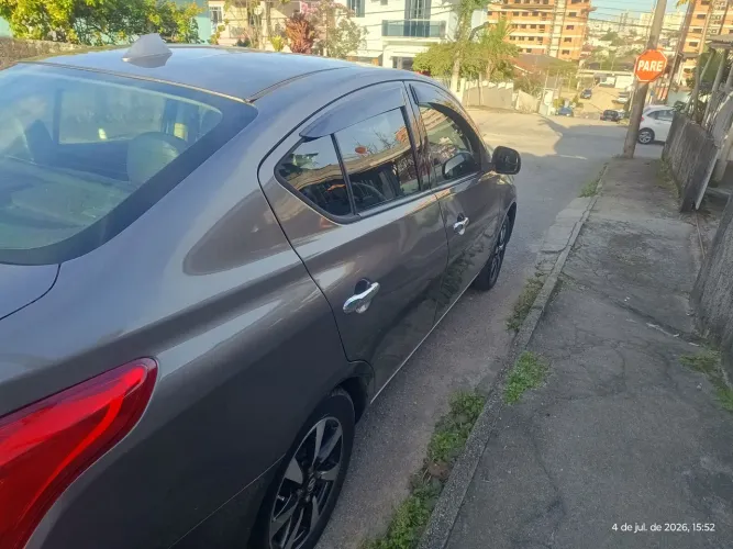 Nissan Versa SL 1.6 16V Flex Fuel 4P Mec. 2014