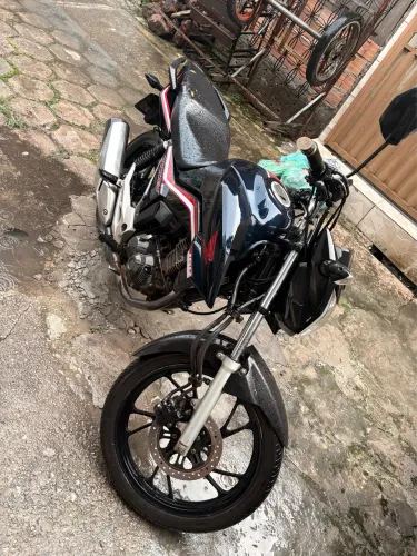 Titan 2021 quitada e selada