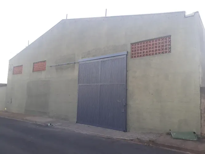 Galpão/Depósito/Armazém para aluguel tem 660 metros quadrados