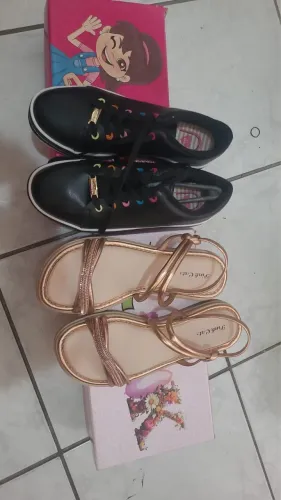 Sandália + Tênis Novos