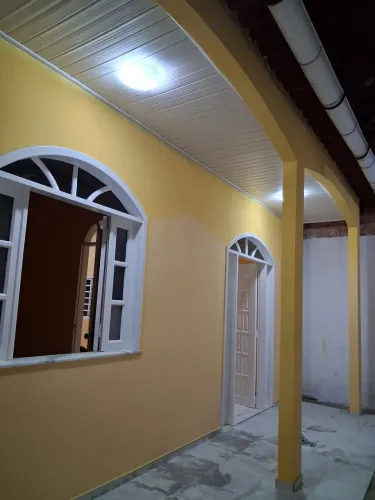 Alugo uma casa no Novo Aleixo
