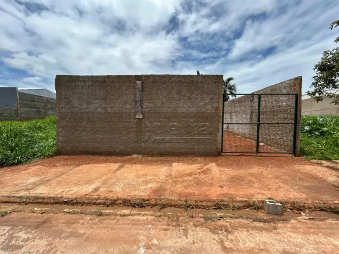 Terreno disponível para locação no bairro Portal do Vale II em Uberlândia-MG