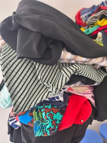 Lote de roupas infantis, mulher tamanho g e homem tamanho g e calçados