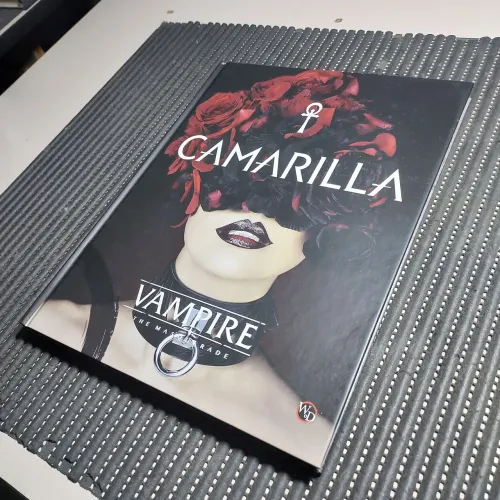 Livro RPG Vampire: The Masquerade V5 Camarilla em Inglês