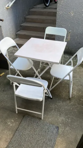 1 MESA E 4 CADEIRAS