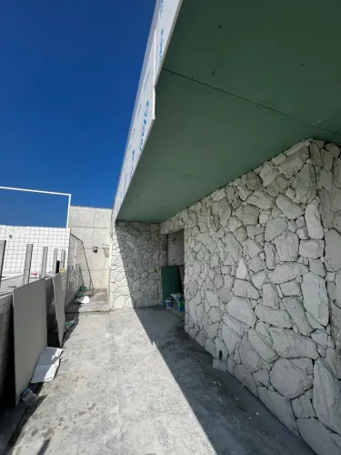 Vaga instalador pedras naturais