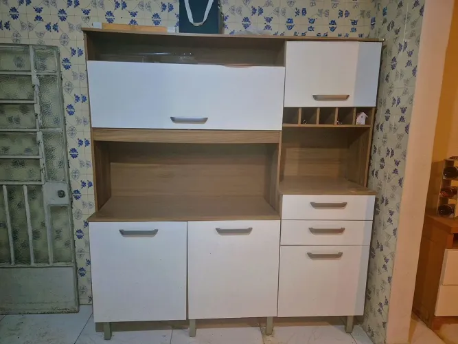 Armário de cozinha completo branco e amadeirado - ótimo estado