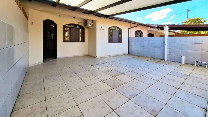 Casa com 2 dormitórios à venda, 54 m² por R$ 415.000,00 - Brejatuba - Guaratuba/PR