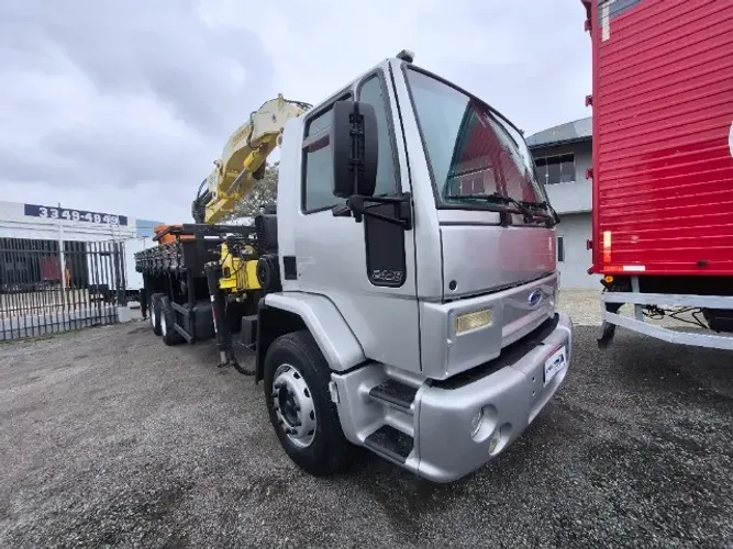 Ford/ Cargo 2428 2010, Munck/ Guindaste Articulado Hyva 