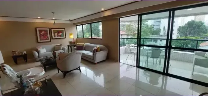 Apartamento á venda com 205 metros quadrados com 4 quartos em Casa Forte - Recife - PE