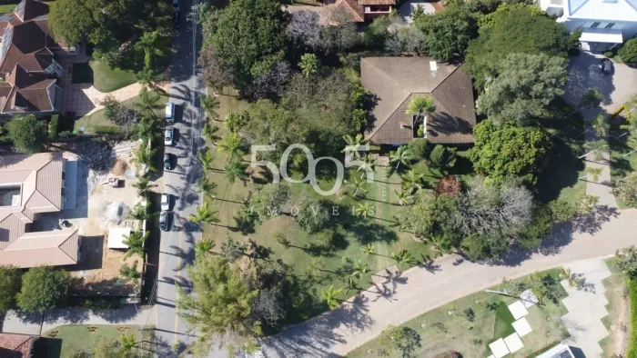 casa à venda no Cond. Fazenda Vila Real, com 3.270m², perfeita para retrofit