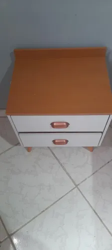 Mesinha de cabeceira