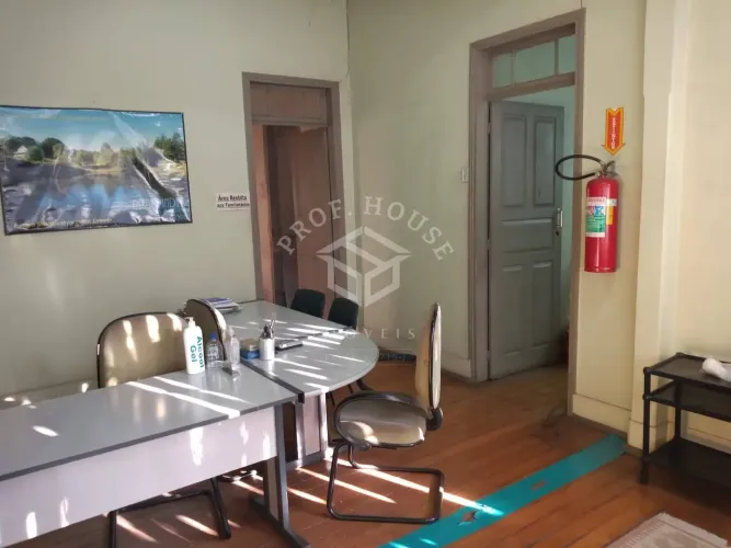 Casa (Residencial ou Comercial) à Venda no Centro de Limeira-SP