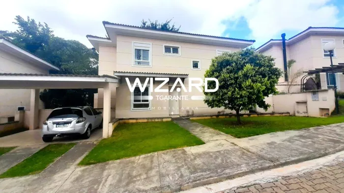 Casa em Condomínio a Venda na Granja Viana - 4 Dormitórios, 2 Suítes, Lazer, Nova