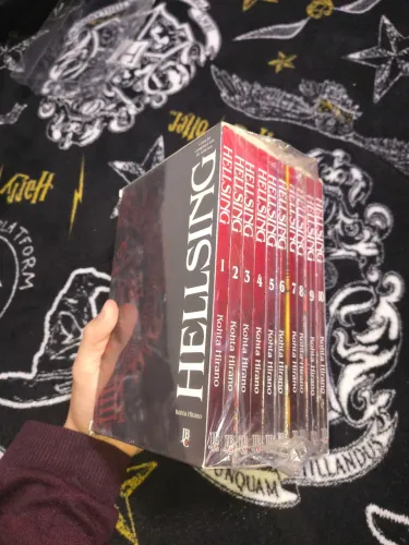 Box Hellsing lacrado
