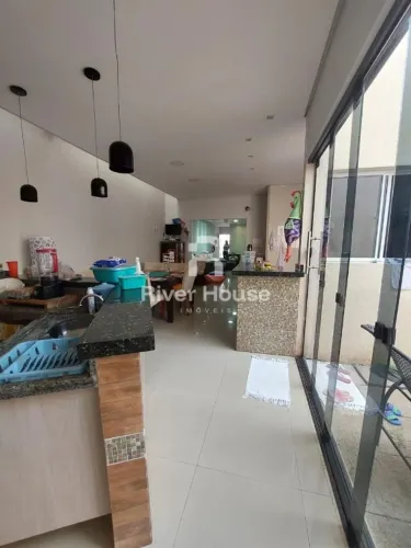 Casa a venda em condominio Rio Coxipó 03 quartos sendo 01 suite na região do Jardim Imperi