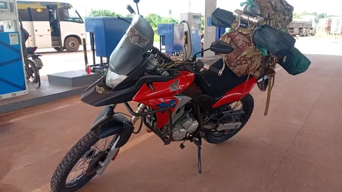Moto impecável a toda prova.