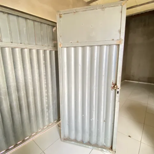 VENDO PORTÃO EM ZINCO GALVANIZADO - SEMINOVO ?