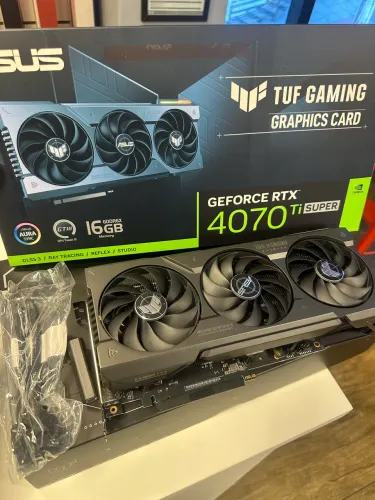 Placa de vídeo rtx 4070 ti super Asus tuf