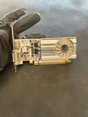 PLACA DE VÍDEO GT1030 FUNCIONANDO PERFEITAMENTE