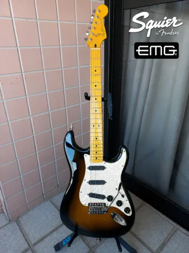 Squier Classic Vibe 50s com kit EMG SA Ativo, Wilkinson, Guyker