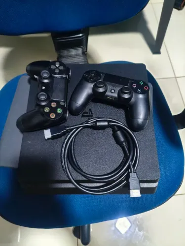 Playstation 4 desbloqueado. Aceito cartão.