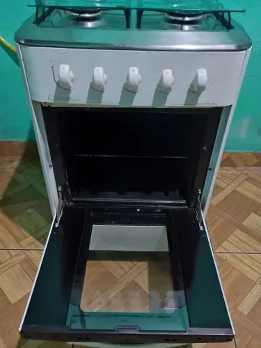 Vende se fogão em bom estado de funcionamento